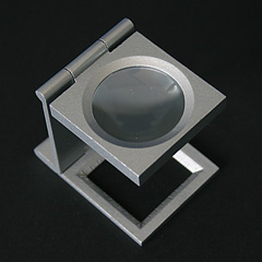 Aluminium folding 6x magnifier Image 2